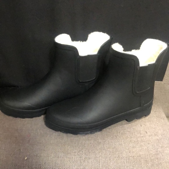 J. Crew sherpa lined black Chelsea rain boots - Picture 3 of 5